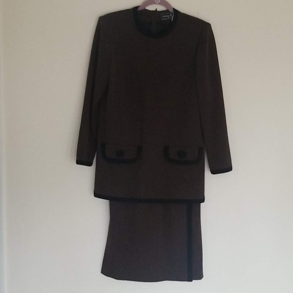 Avagolf brown dress